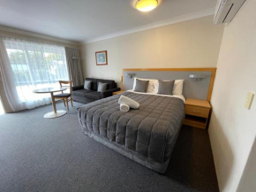 George Bass Motor Inn, Nowra
